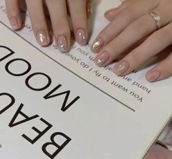 -十月·日式美甲美睫·纹眉