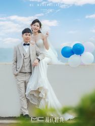 -现代经典婚纱摄影