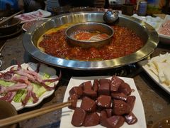 -憨石匠鲜菜土火锅(昆都店)