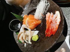 -牛YO寿喜烧·铁板烧和牛火锅自助(市府恒隆店)