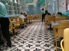 大堂-姚姚酸菜鱼·金戈戈香港豉油鸡(喜荟城联名店)