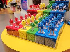 -m豆巧克力世界(上海世茂广场店)