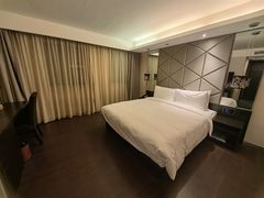 -桔子酒店(上海西藏北路地铁站店)