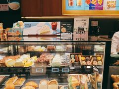 面包甜点陈列柜-星巴克(宝山万达店)