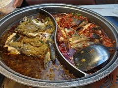 -阿瓦山寨·湘菜现炒·剁椒鱼头王(咸阳总店)