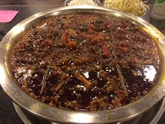 红汤-邓莽子老火锅(中兴路总店)