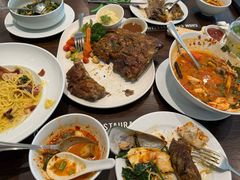 -Chom Cafe and Restaurant
