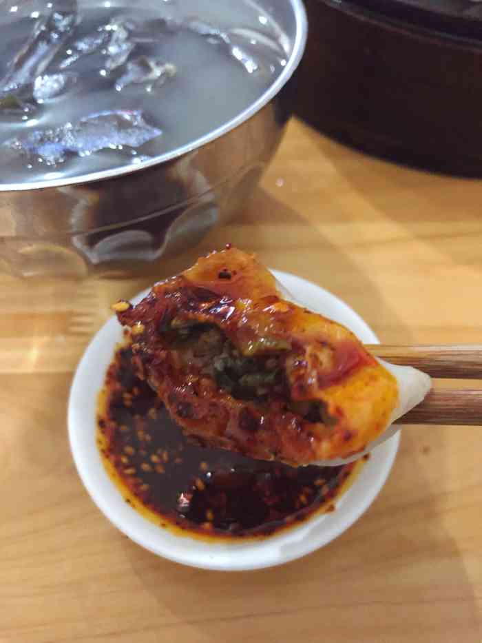 穆师蒸饺专卖"典型我大中华私人小作坊!点了特色蒸饺,可.