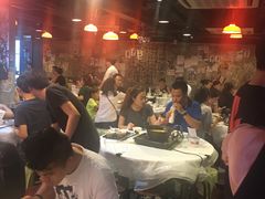 -鲜入围煮花胶鸡海鲜火锅