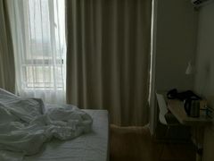 -汉庭(南京五塘广场地铁站店)