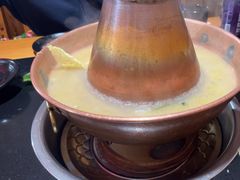 -果松木炭酸菜铜火锅·外婆参鸡汤