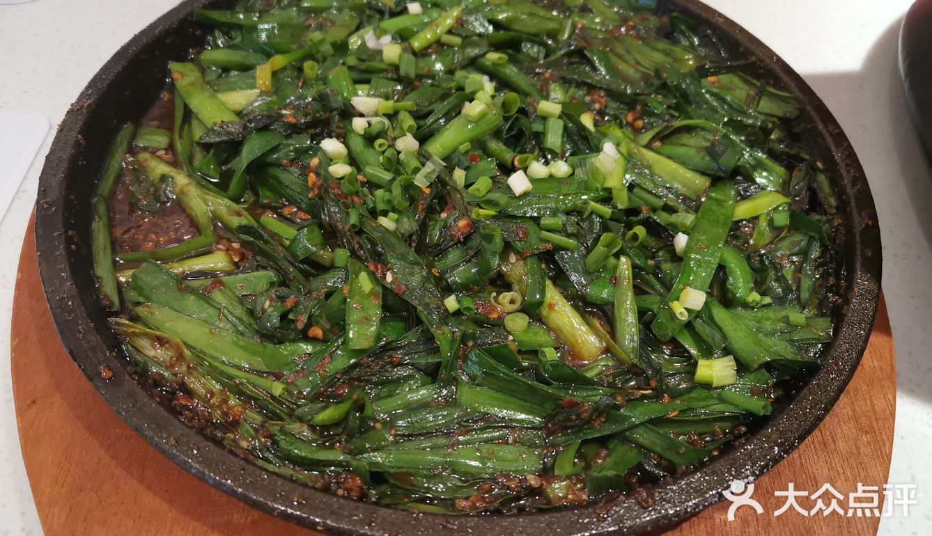 红红火火的装修再加上香气扑鼻的烤鱼
