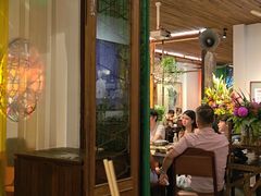 -Cuc Gach Quan Restaurant