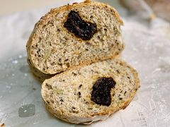 谷物西梅欧包-面包与我Bread Or Me(长城汇店)