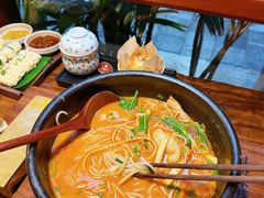 -银米·云南传统过桥米线(双廊黑金冠店)