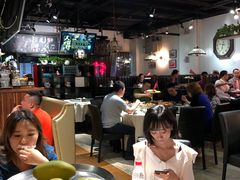 大堂-日进一片海.生腌海鲜火锅.宵夜烧烤(三里屯总店)