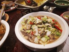 手捏菜炒蘑菇-新白鹿餐厅(爱琴海购物中心店)