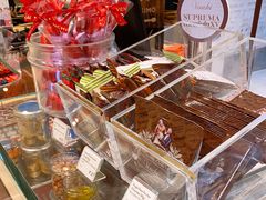 -VENCHI 闻绮(北京国贸商城店)