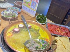 -洱火云南酸菜牛肉火锅(石景山当代商城店)