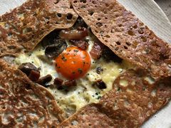 鸡蛋蘑菇熏肉可丽饼-RAC BAR(安福路店)