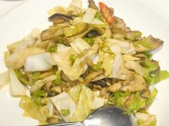怡得泡菜炒牛肝菌-怡得饭庄·30年老店·宋大妈昆明菜
