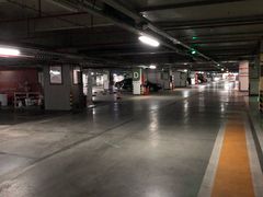 -万象城-停车场