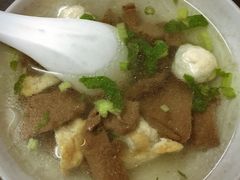 -松树干拌面店