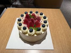 莓果舞会-凤梨生椰口味-好利来(上海长宁龙之梦店)