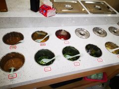 自助调料区-老何家后安粉·糟粕醋海鲜火锅(三亚湾椰梦长廊店)