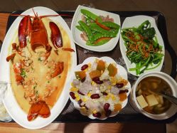 -臻康乃馨月子中心(集美店)