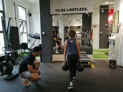 -汗水空间私教健身连锁(SM广场店)