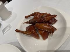 玻璃脆皮乳鸽皇-新雅粤菜馆(南京东路店)