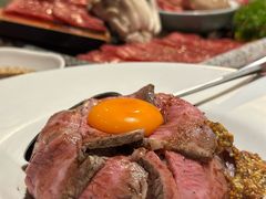 英国风烤肉盖饭定食-炼火烤肉店