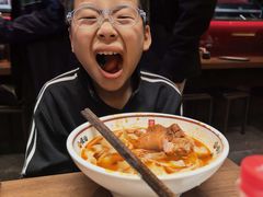 -顺溜·手工刀削面·黑金店(铜锣湾店)
