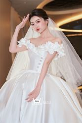 点击看大图 -艾拉·女王婚纱礼服馆
