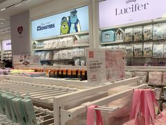 -名创优品(山东青岛华润万象城店)