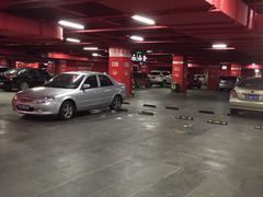 -欧尚超市苏州店停车场(金鸡湖路店)