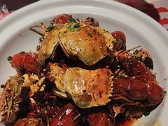 -肥肥虾庄·金牌油焖大虾(汉街SKP店)