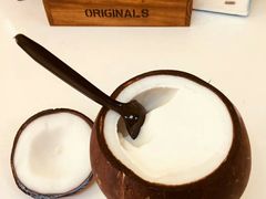 -志龙皇冠吃货椰子铺