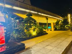 -茅草房·河畔园林火锅