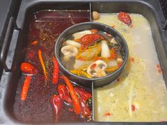 -老牌坊云南鱼豆花火锅(爱建店)