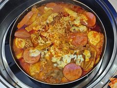 -三清洞摩西韩式年糕火锅(威高广场店)