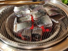 -围炉肉舍•炭烤活鳗•丹东海鲜烤肉(步行街店)