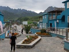 -百里峡七彩艺术小镇