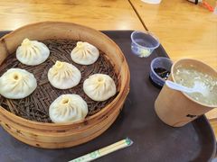 鲜肉汤包-四季美汤包(户部巷店)