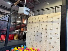 -嗨翻Hi-Fun竞技主题乐园·蹦床亲子生日轰趴(国光1937店)