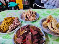 -梁老三麻辣鸡头(汝河小区店)