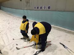 -乔波室内滑雪场