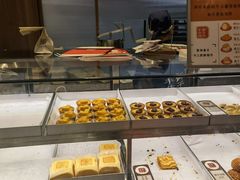 面包甜点陈列柜-君之狮子山·轻糖烘焙(松江印象城店)