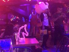 -UP嘻哈酒吧(粉巢店)
